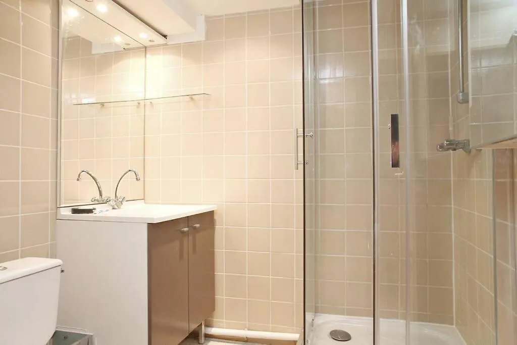 Unique Loft In Paris Near Parc De La Villette 0*,  Frankrig